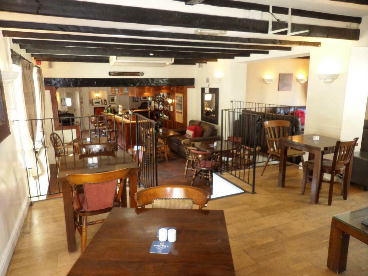 The Poachers Inn Piddletrenthide Экстерьер фото